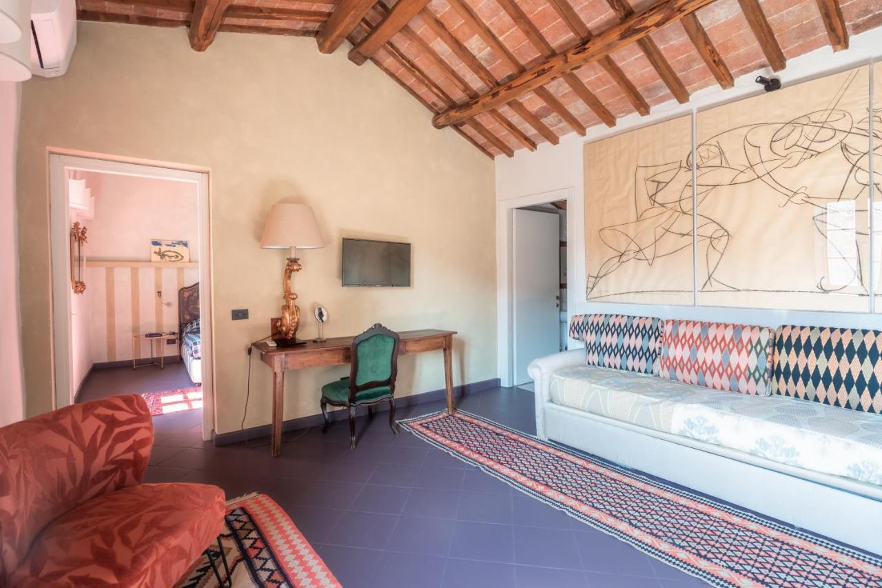 Hotel Della Fortezza Sorano  Bagian luar foto