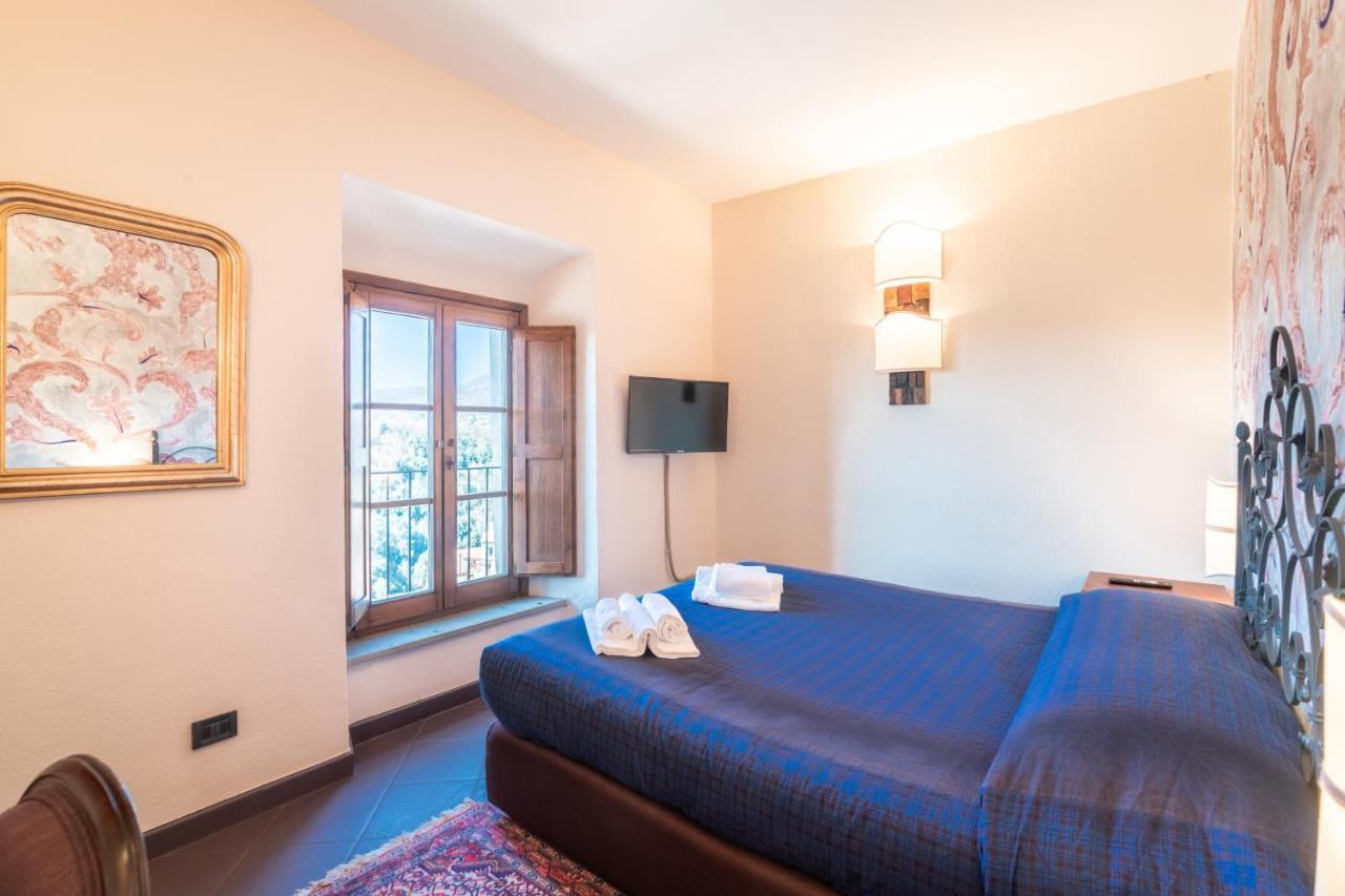 Hotel Della Fortezza Sorano  Bagian luar foto